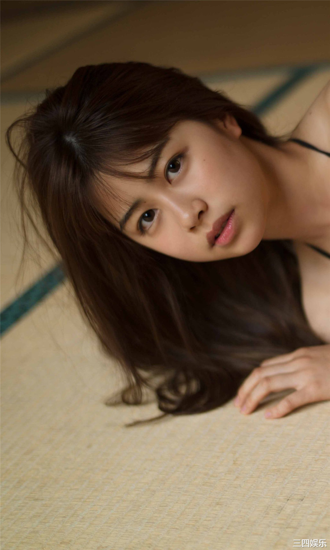 脇田穂乃香香写真集《海の見える街》高清全本