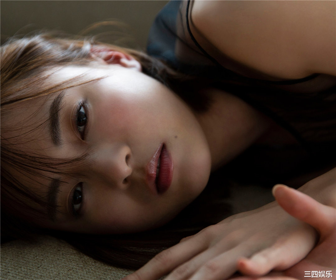 新条由芽写真集《ダークサイド》高清全本