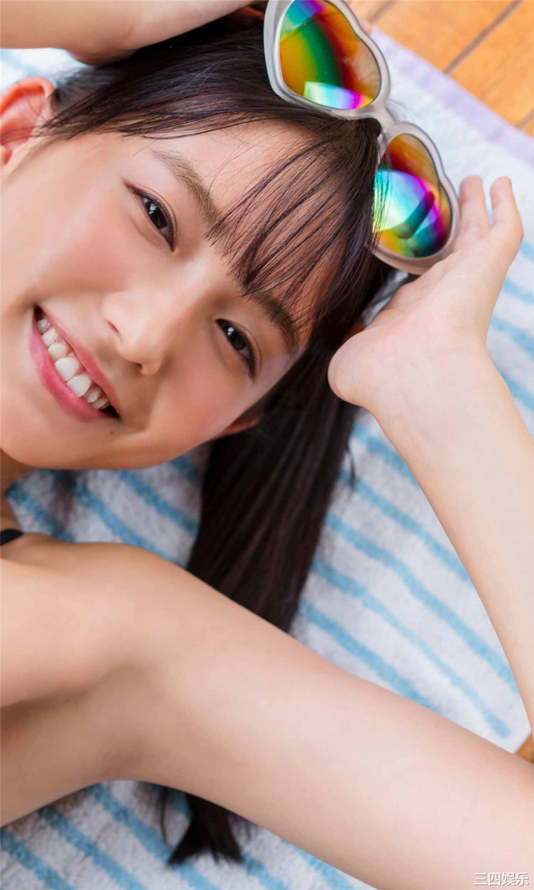 志田音音写真集《週プレ版 地味ハロウィン！ by 志田音々》高清全本