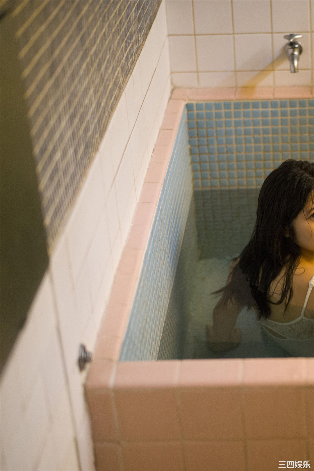 吉田莉樱写真集《謙虚な美徳》高清全本