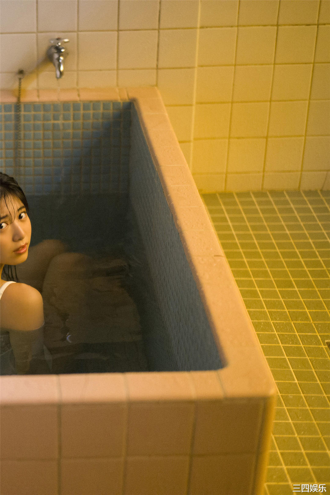 吉田莉樱写真集《謙虚な美徳》高清全本