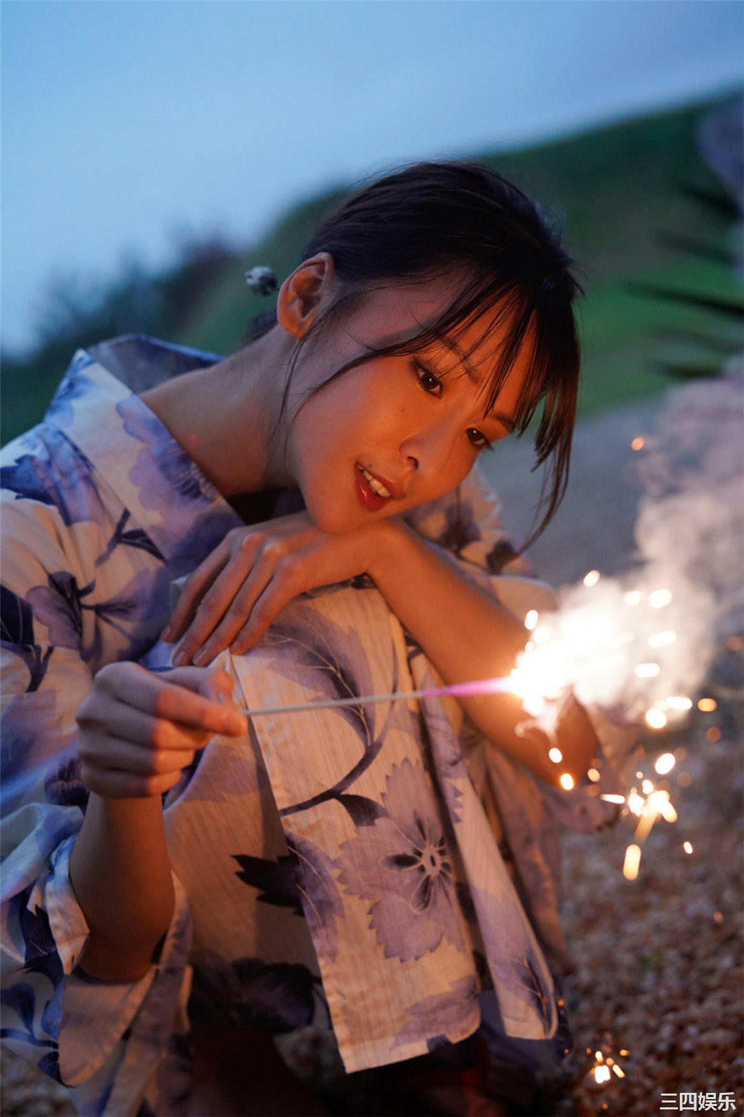 奈月塞娜写真集《たまゆらD》高清全本