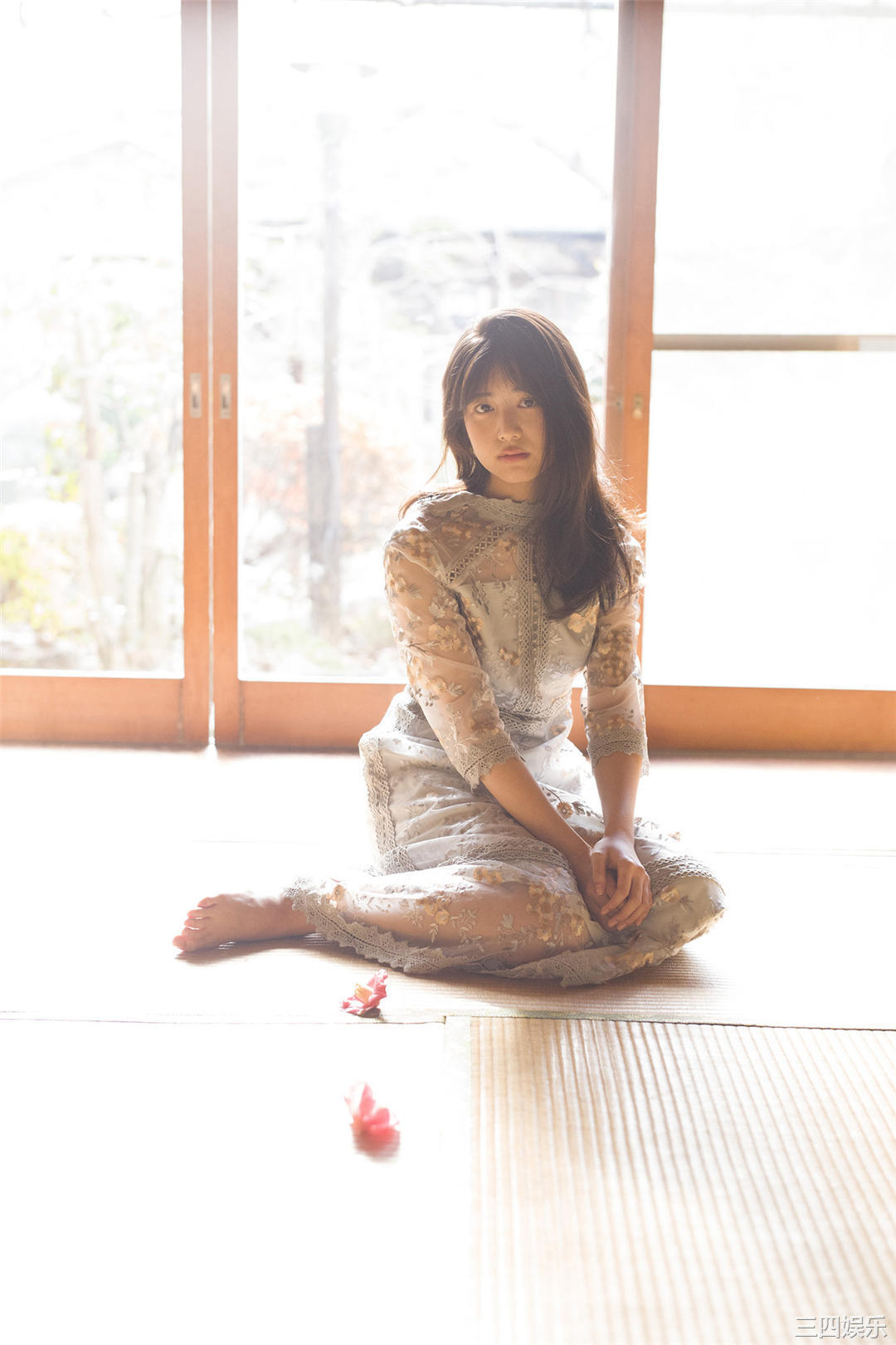 吉田莉樱写真集《謙虚な美徳》高清全本