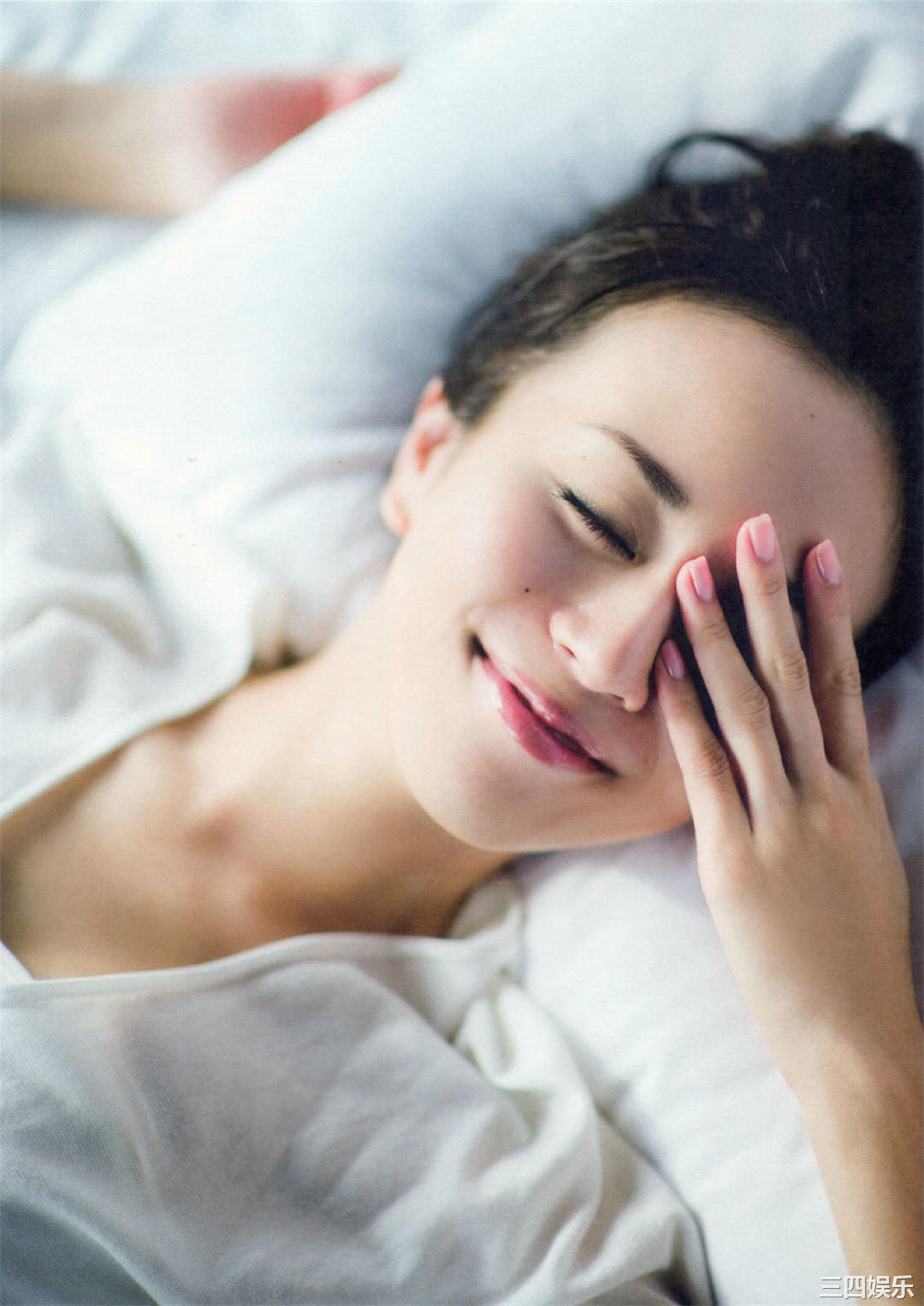 比嘉爱未1ST写真集《Clear》高清全本