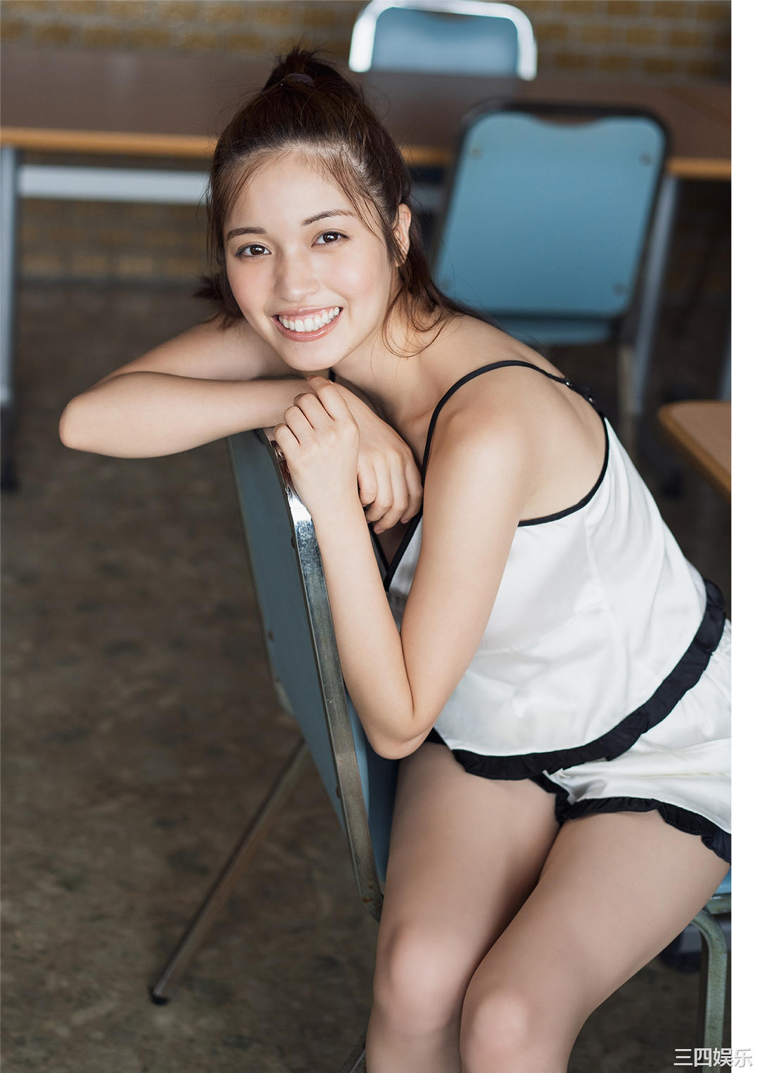 村岛未悠写真集《残暑お見舞い申し上げます。》高清全本