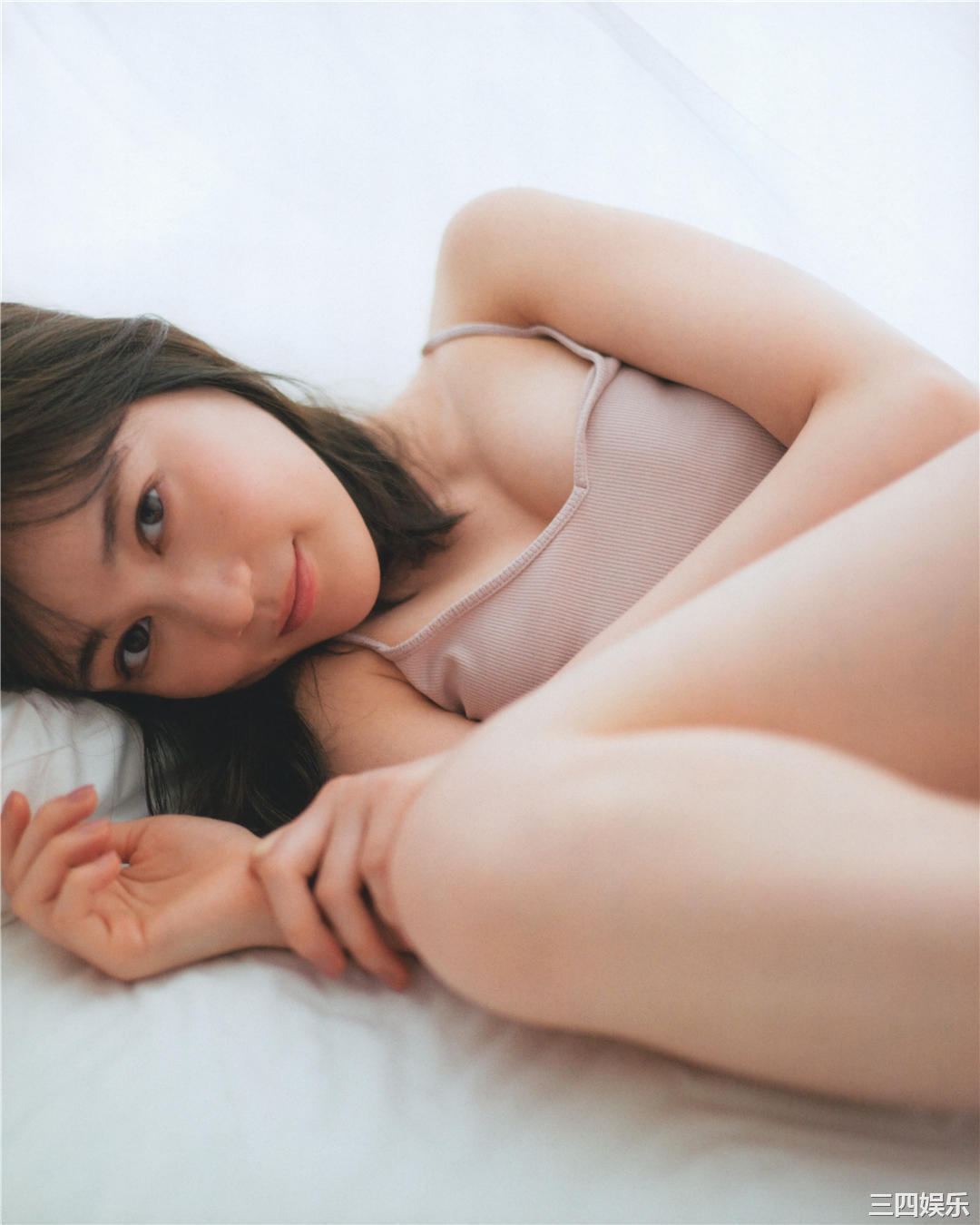 生田绘梨花写真集《生田絵梨花 乃木坂46卒業記念 メモリアルブック カノン》高清全本