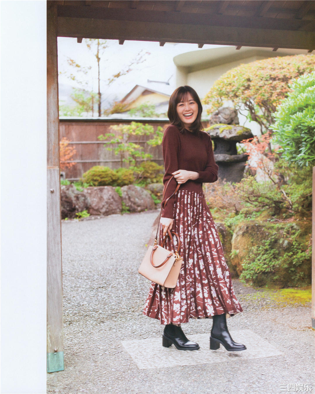 生田绘梨花写真集《生田絵梨花 乃木坂46卒業記念 メモリアルブック カノン》高清全本