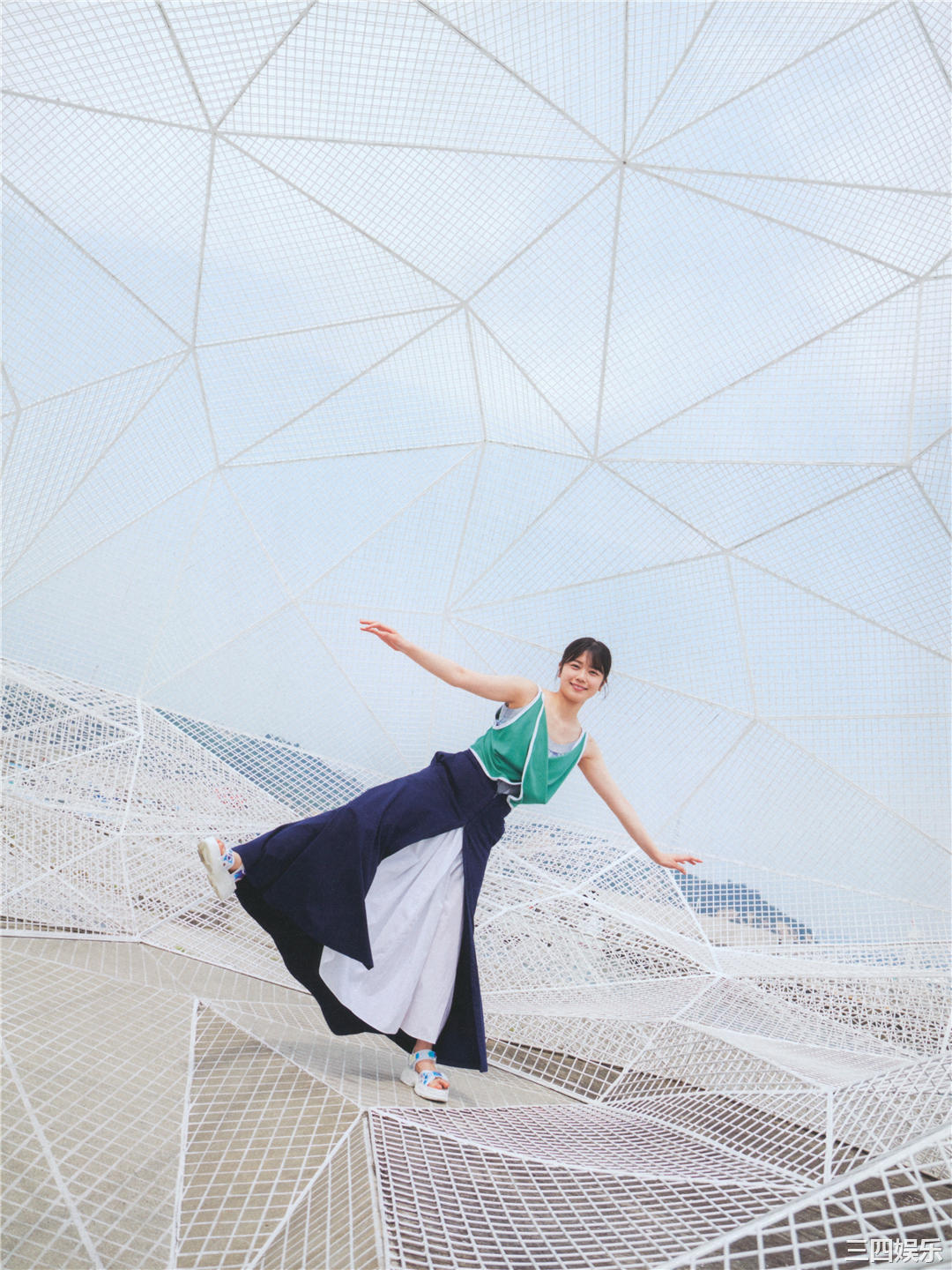 丹生明里1ST写真集《やさしい関係》高清全本