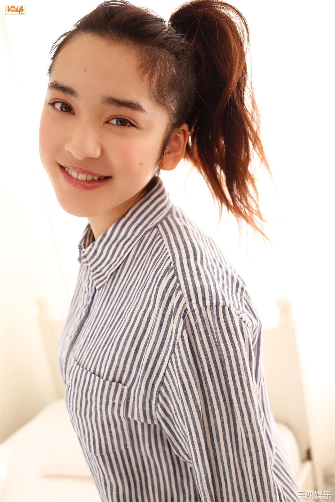 都丸纱也华写真集《[BOMB.tv] 2015.03 Sayaka Tomaru》高清全本