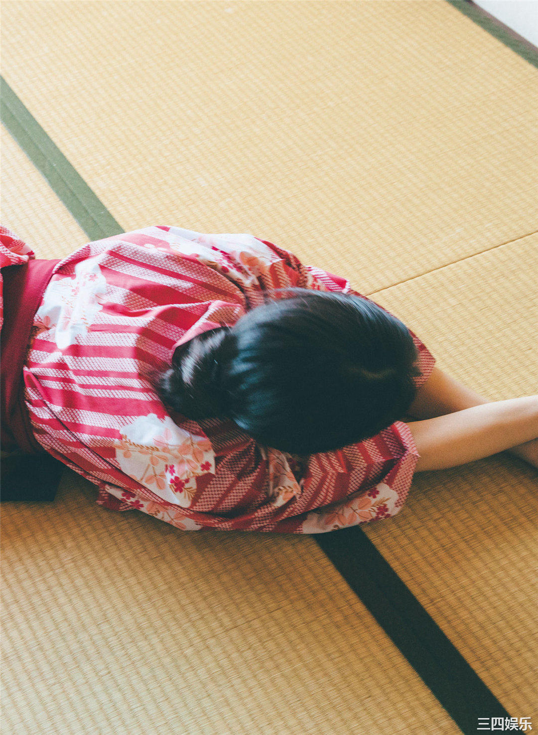 松下玲绪菜写真集《in the seasons》高清全本