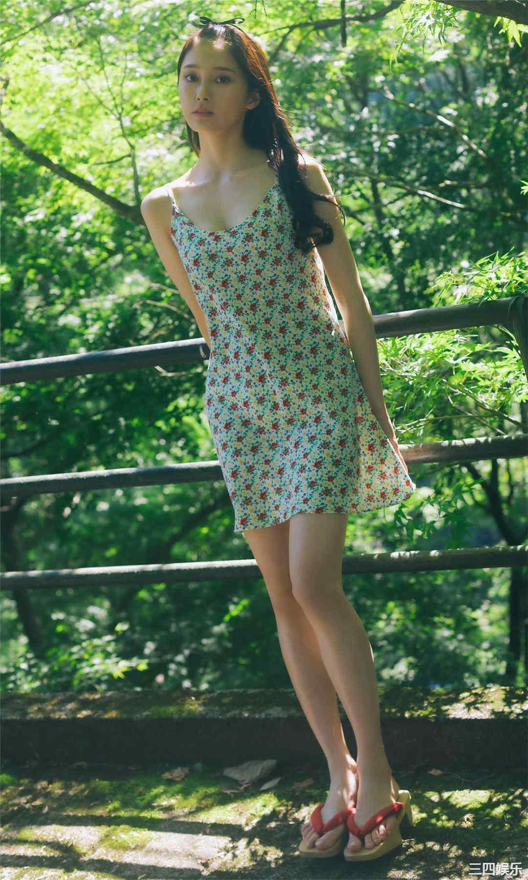 小山璃奈写真集《紅い花》高清全本