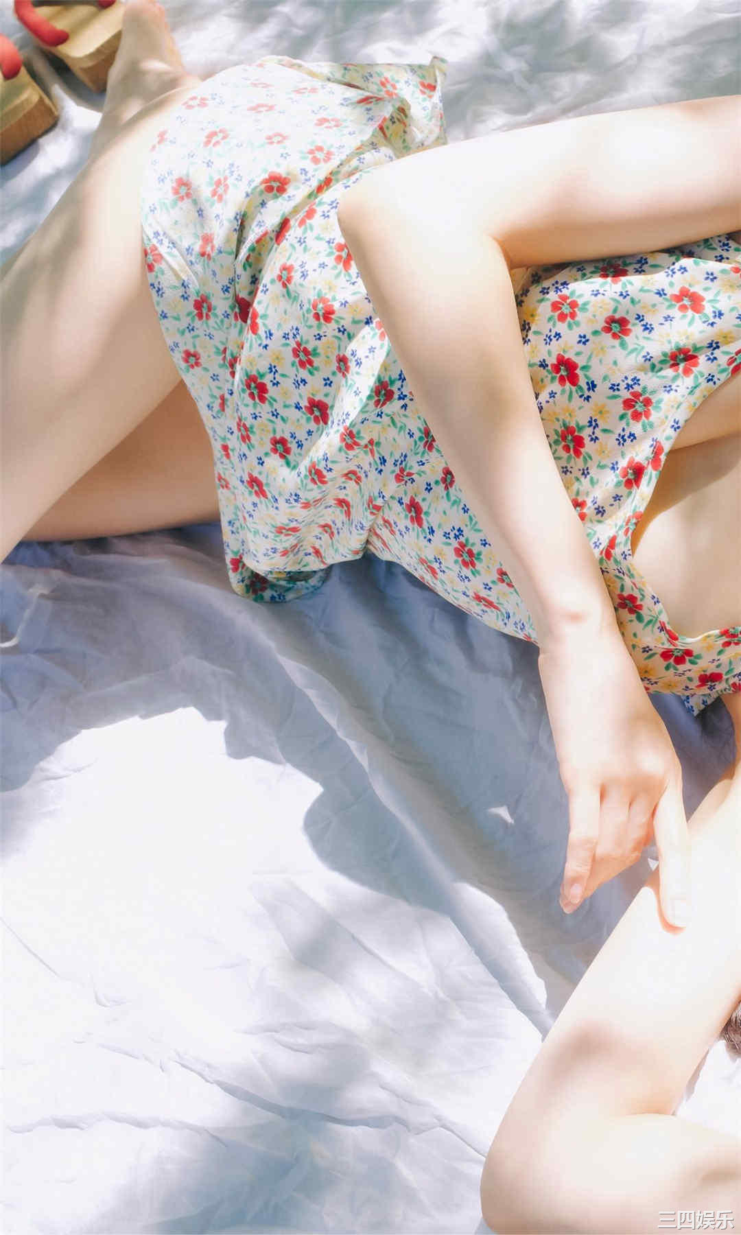 小山璃奈写真集《紅い花》高清全本