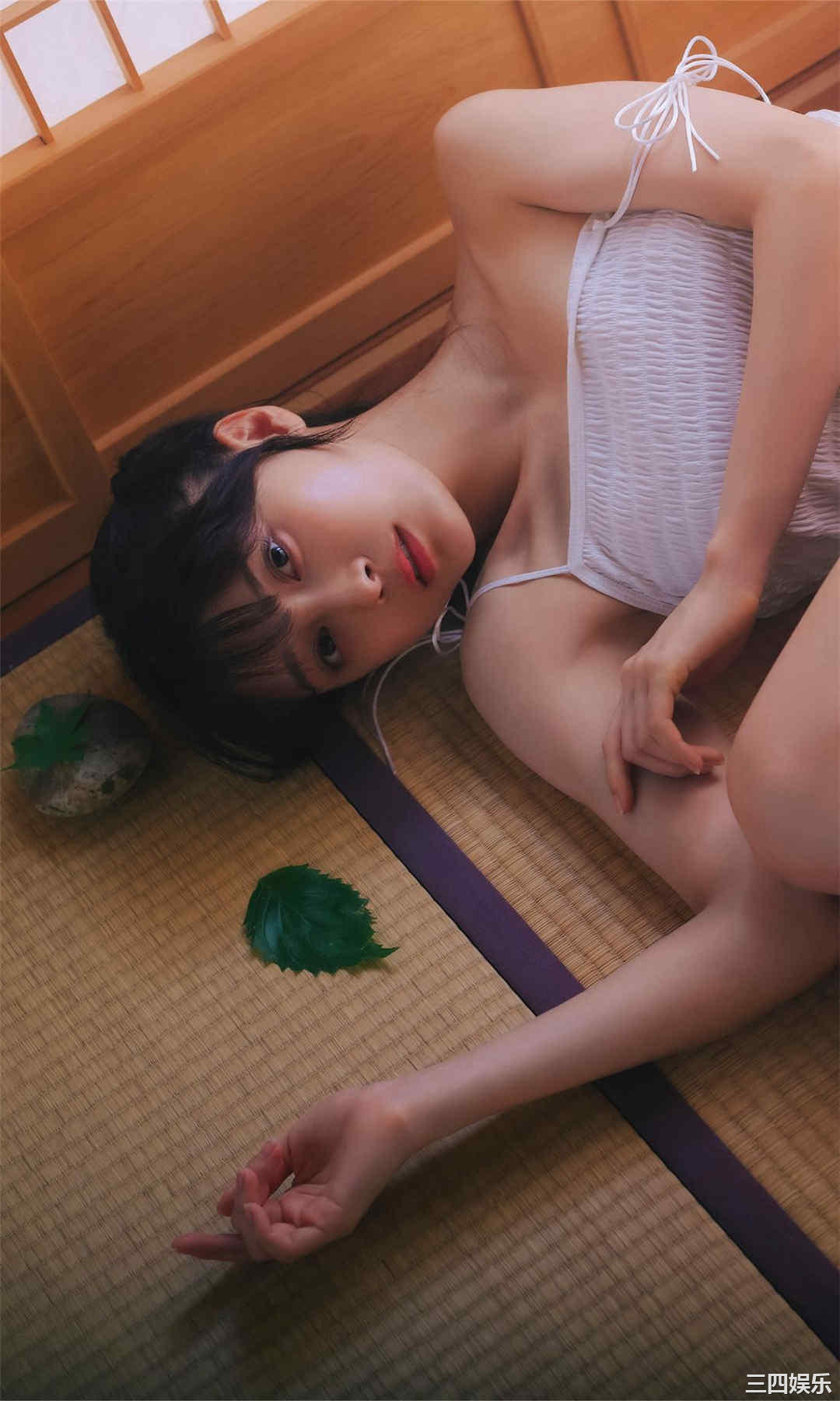 小山璃奈写真集《紅い花》高清全本