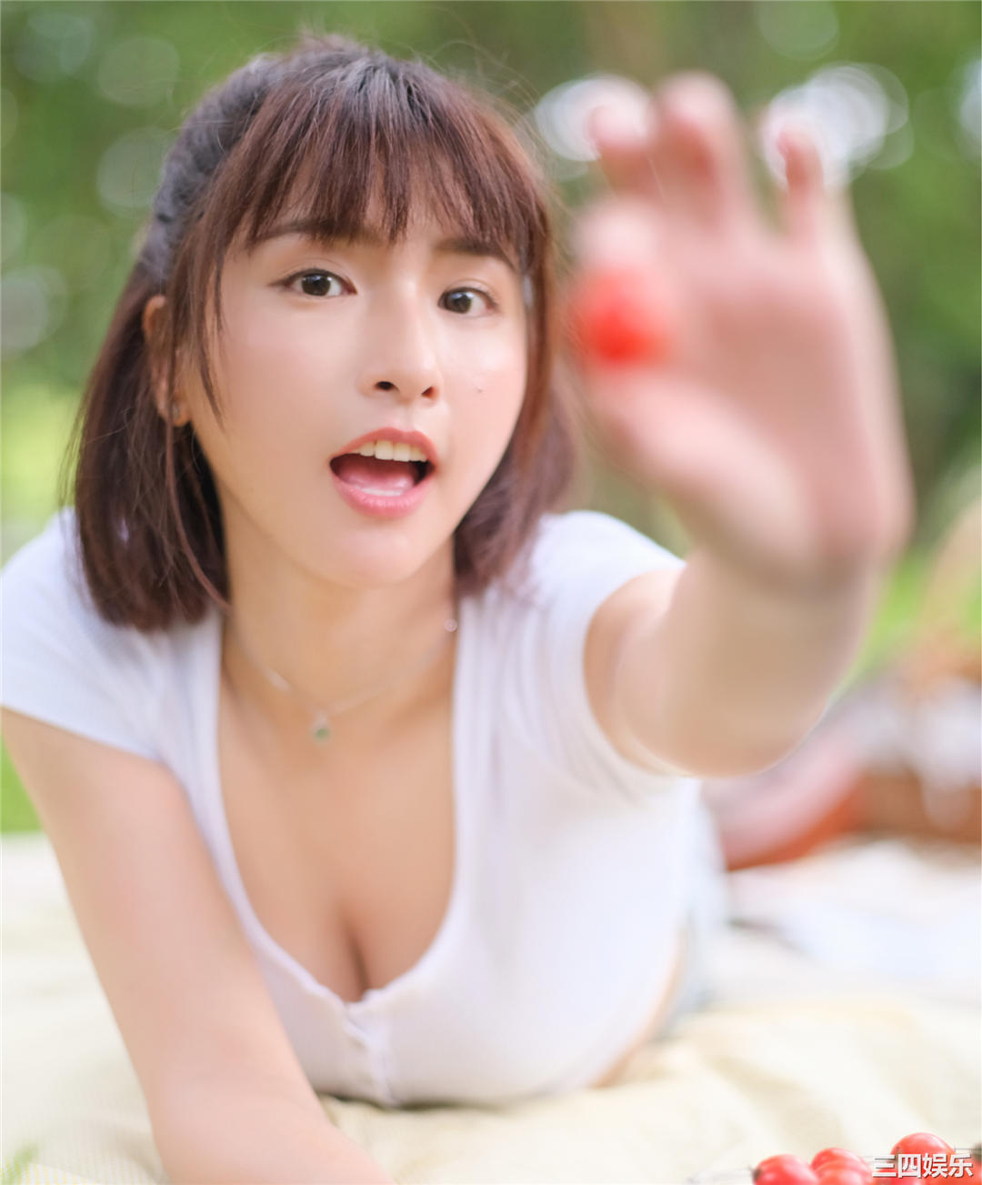 峮峮写真集《QUNing》高清全本