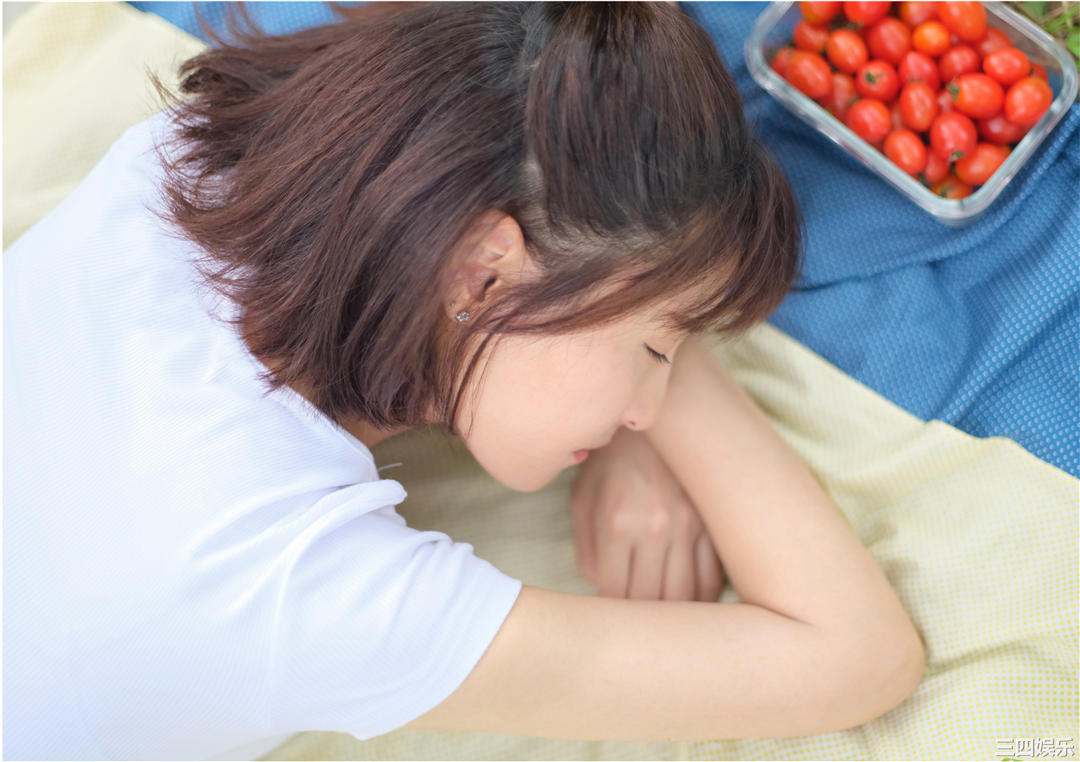 峮峮写真集《QUNing》高清全本