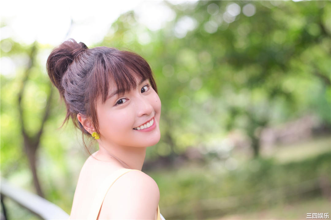 峮峮写真集《QUNing》高清全本