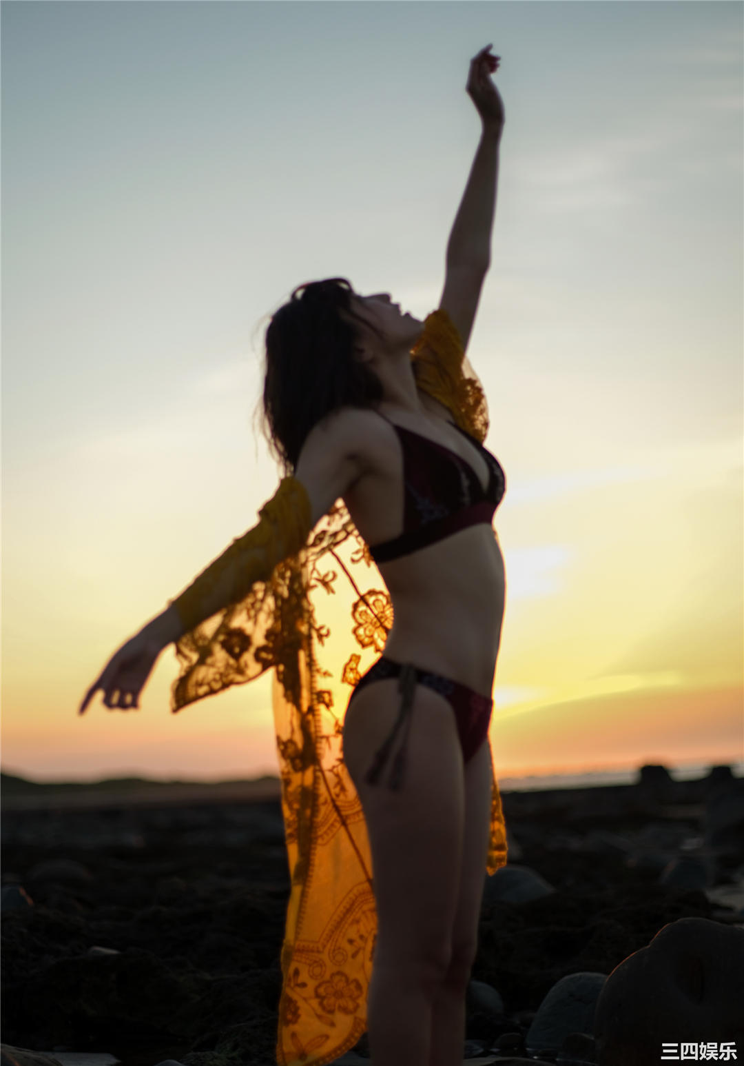 峮峮写真集《QUNing》高清全本