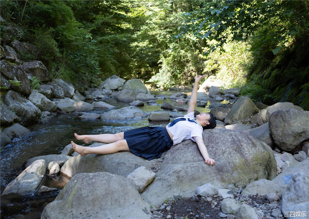 进藤天音写真集《くすぐる。》高清全本