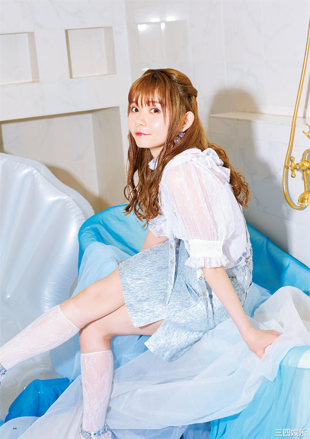 诹访奈奈香写真集《すわわんだーらんど ~Happily ever after~》高清全本