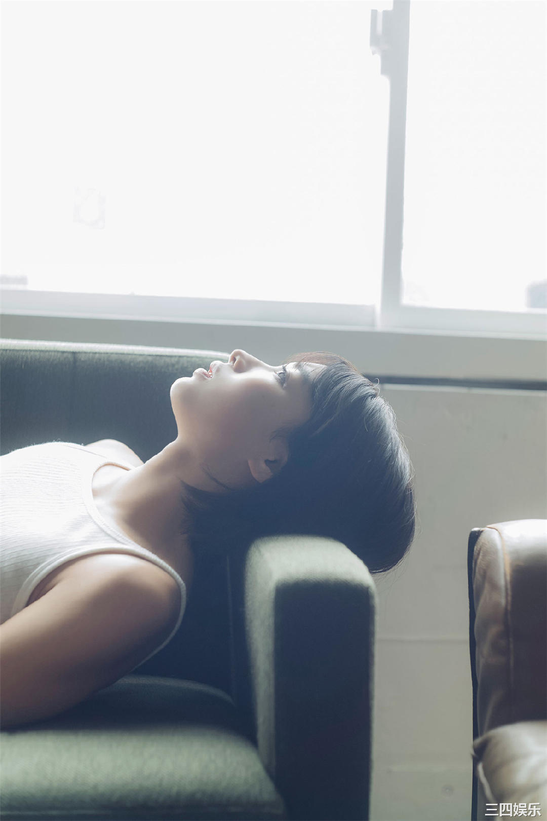 坂之上茜写真集《グラから見るか？エモから見るか？》高清全本