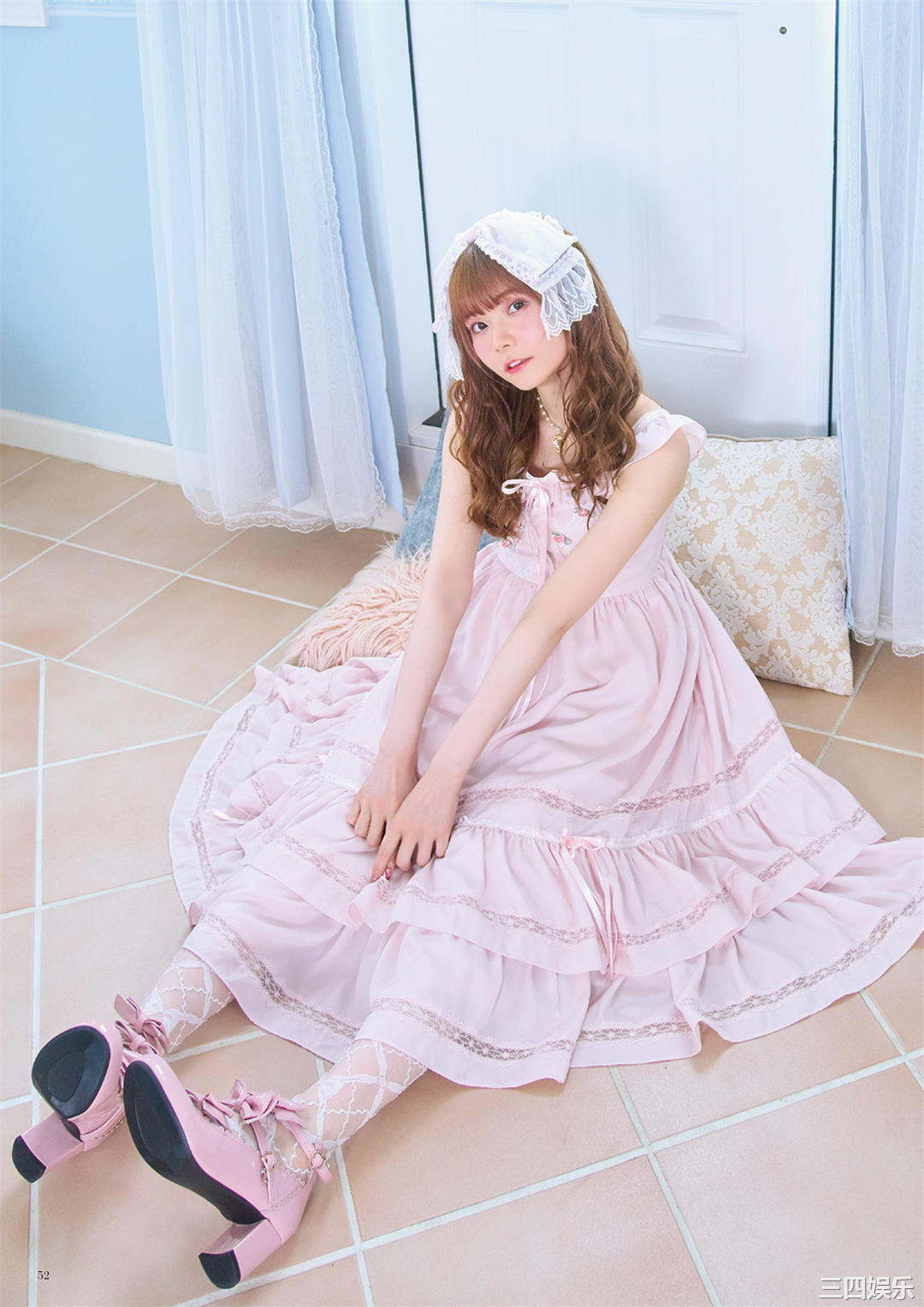 诹访奈奈香写真集《すわわんだーらんど ~Happily ever after~》高清全本