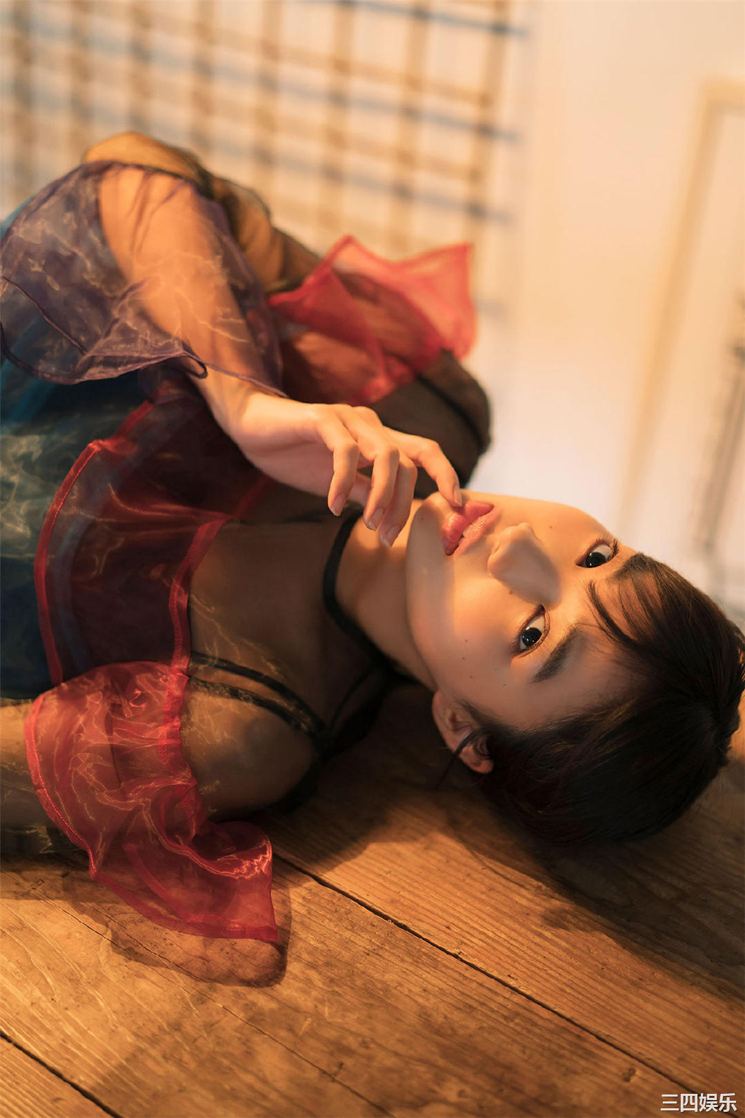 坂之上茜写真集《グラから見るか？エモから見るか？》高清全本