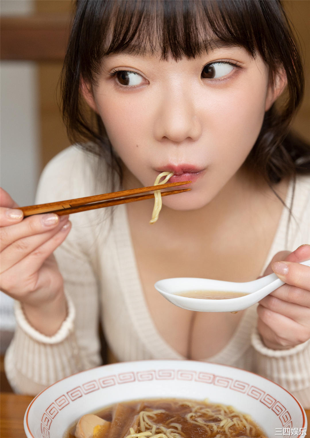 长泽茉里奈写真集《Ramarina》高清全本