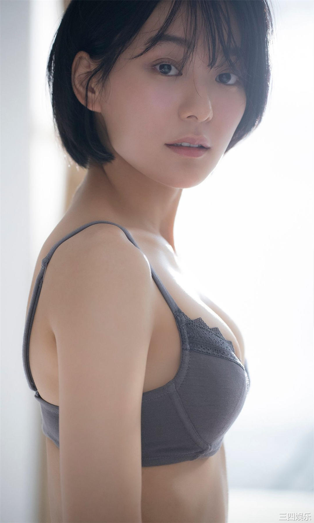 新田桃子写真集《ドンブラ一人三役女優、初グラビア》高清全本