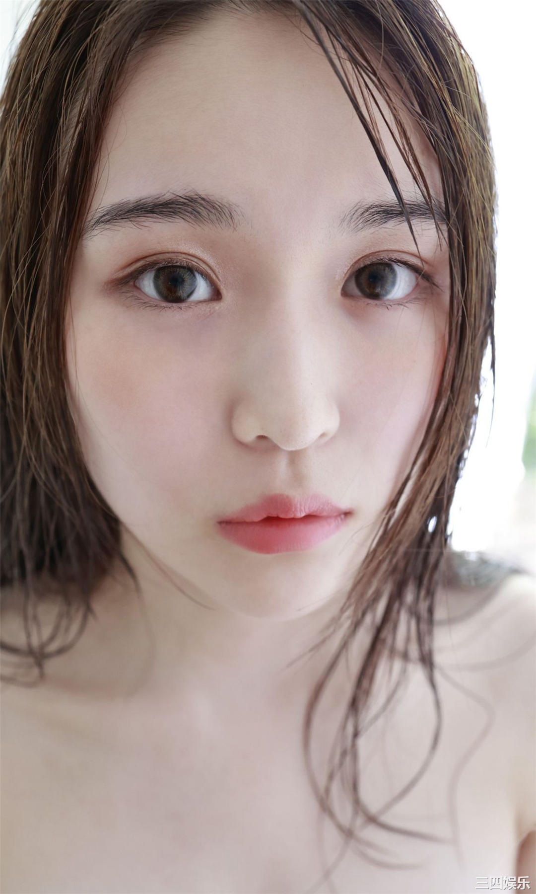 宫濑なこ写真集《美女と秋スイーツ》高清全本