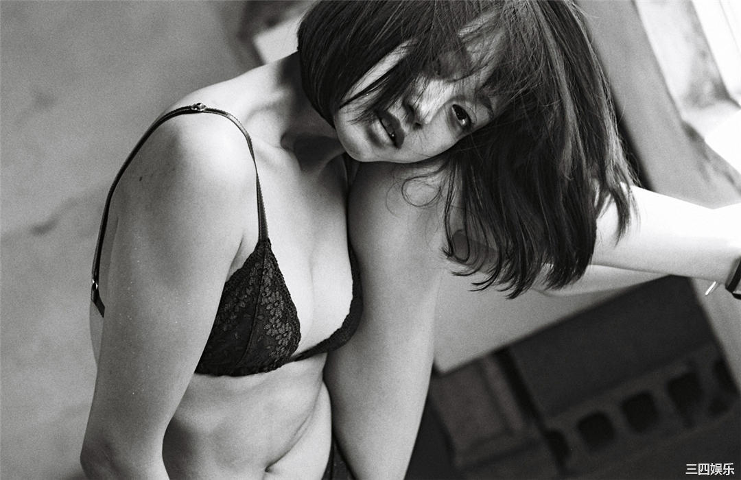 安达佑实写真集《[WPB-net] No.161 Yumi Adachi 安達祐実「Chapter」》高清全本