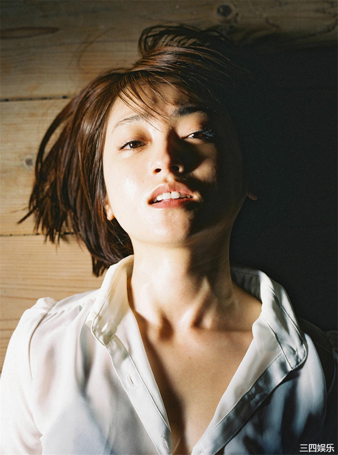 安达佑实写真集《[WPB-net] No.161 Yumi Adachi 安達祐実「Chapter」》高清全本