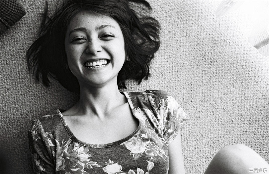 安达佑实写真集《[WPB-net] No.161 Yumi Adachi 安達祐実「Chapter」》高清全本