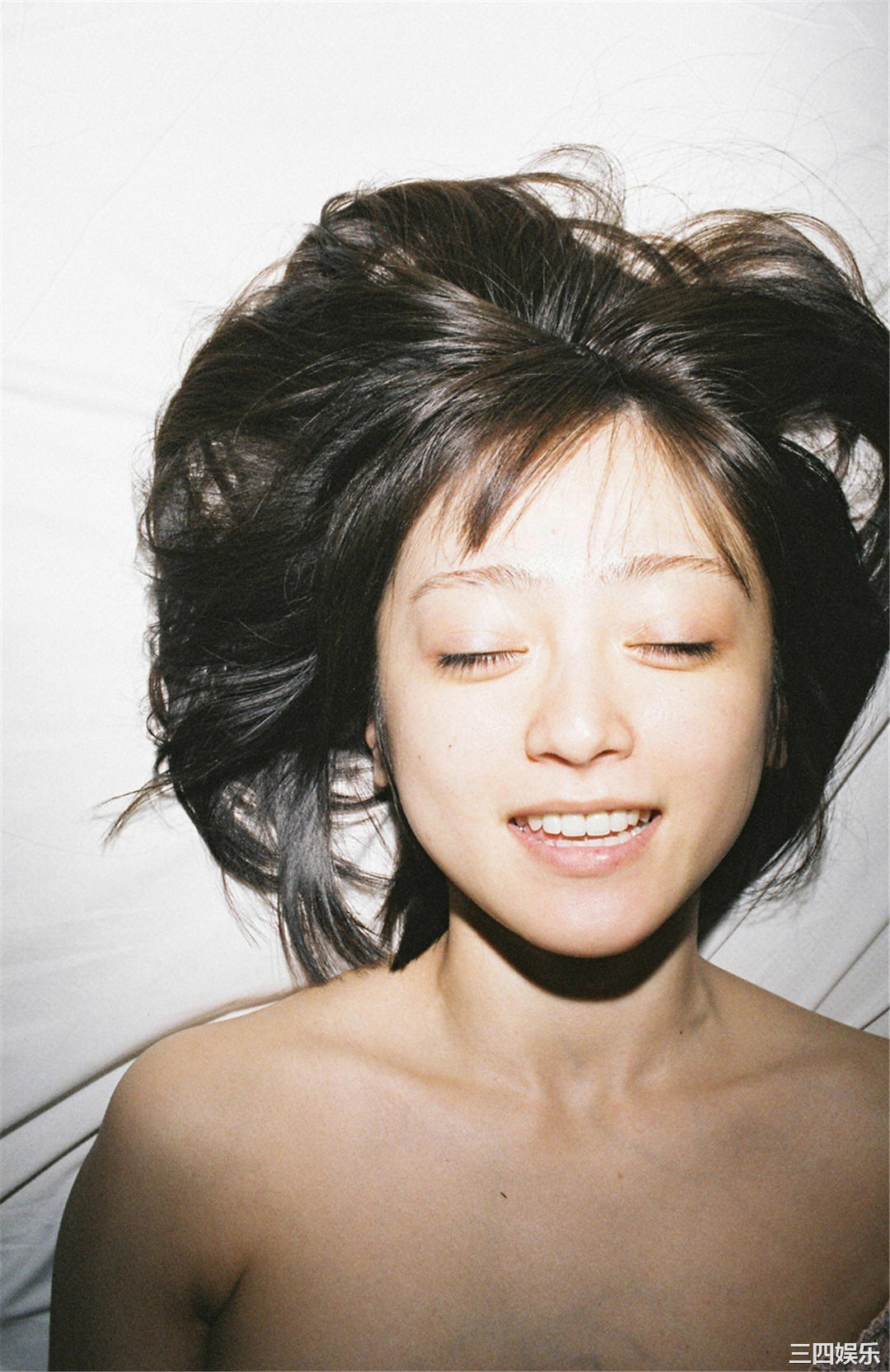 安达佑实写真集《[WPB-net] No.161 Yumi Adachi 安達祐実「Chapter」》高清全本