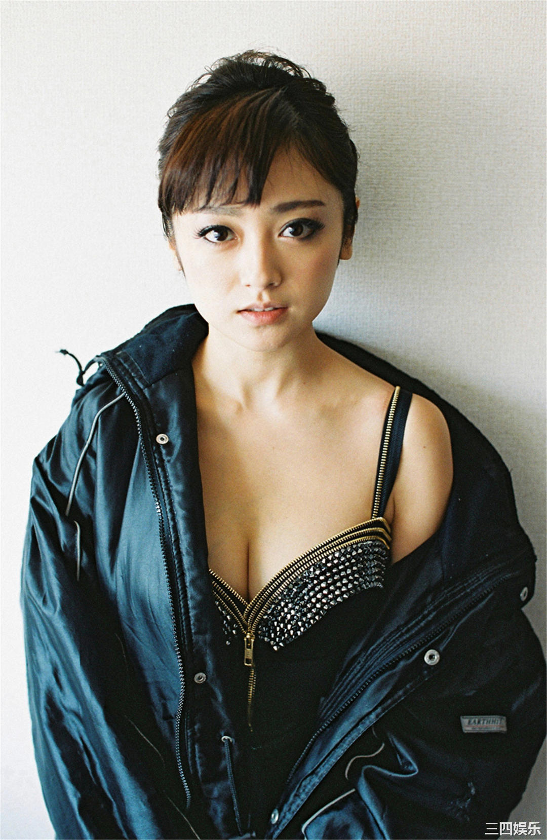 安达佑实写真集《[WPB-net] No.161 Yumi Adachi 安達祐実「Chapter」》高清全本