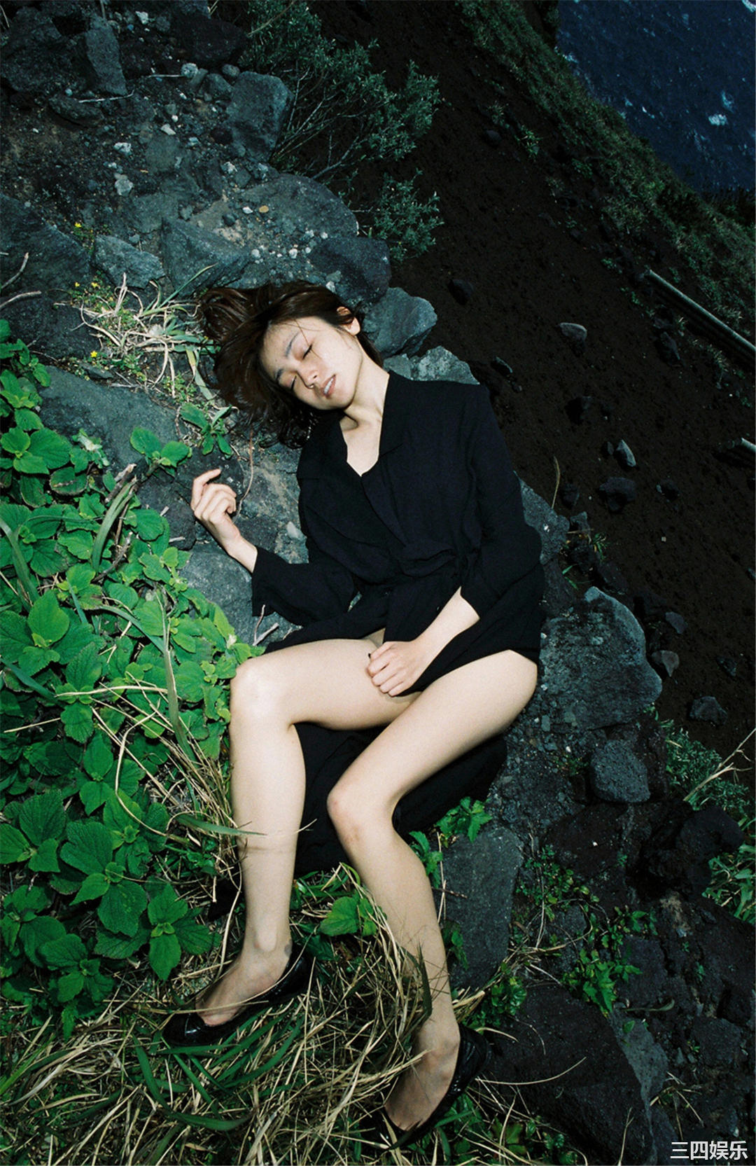 安达佑实写真集《[WPB-net] No.161 Yumi Adachi 安達祐実「Chapter」》高清全本