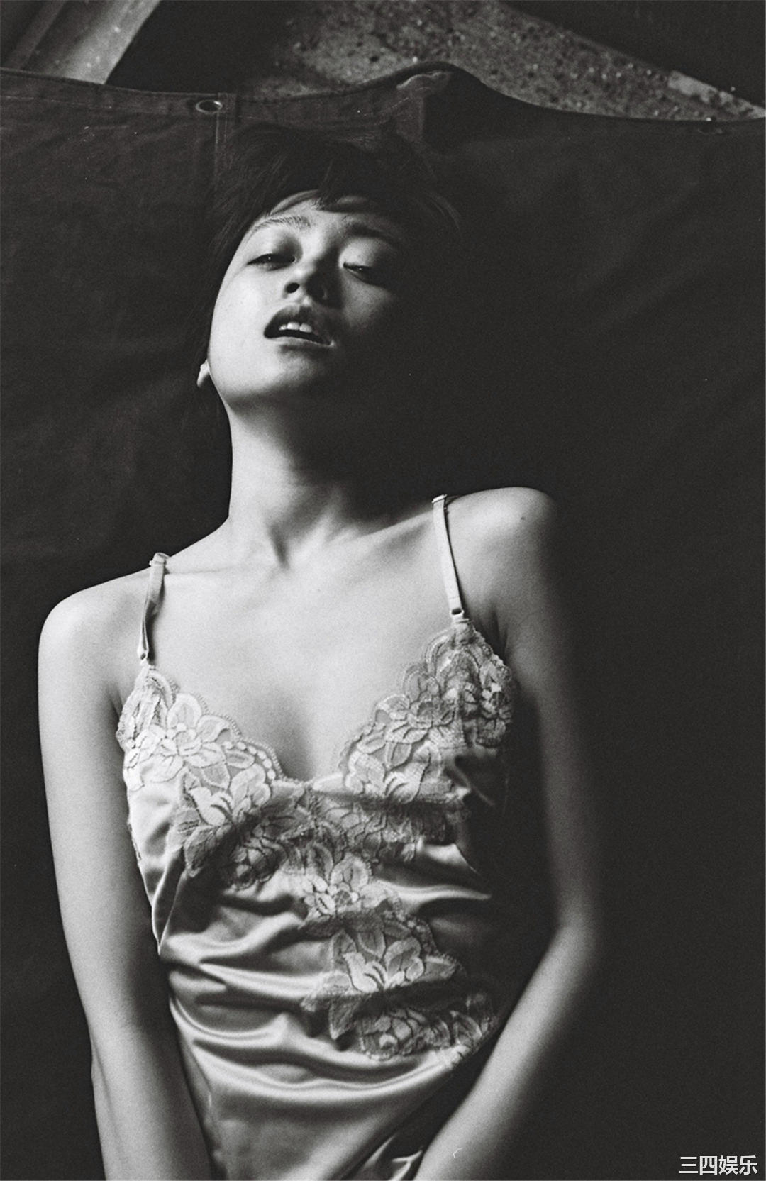 安达佑实写真集《[WPB-net] No.161 Yumi Adachi 安達祐実「Chapter」》高清全本