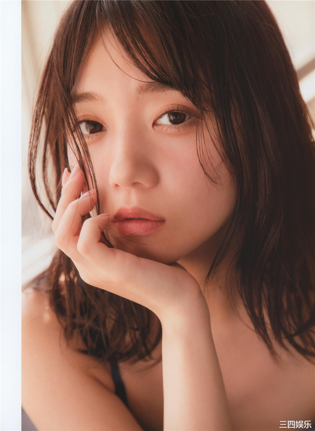 齐藤京子写真集《WHITE graph DAY & NIGHT》高清全本