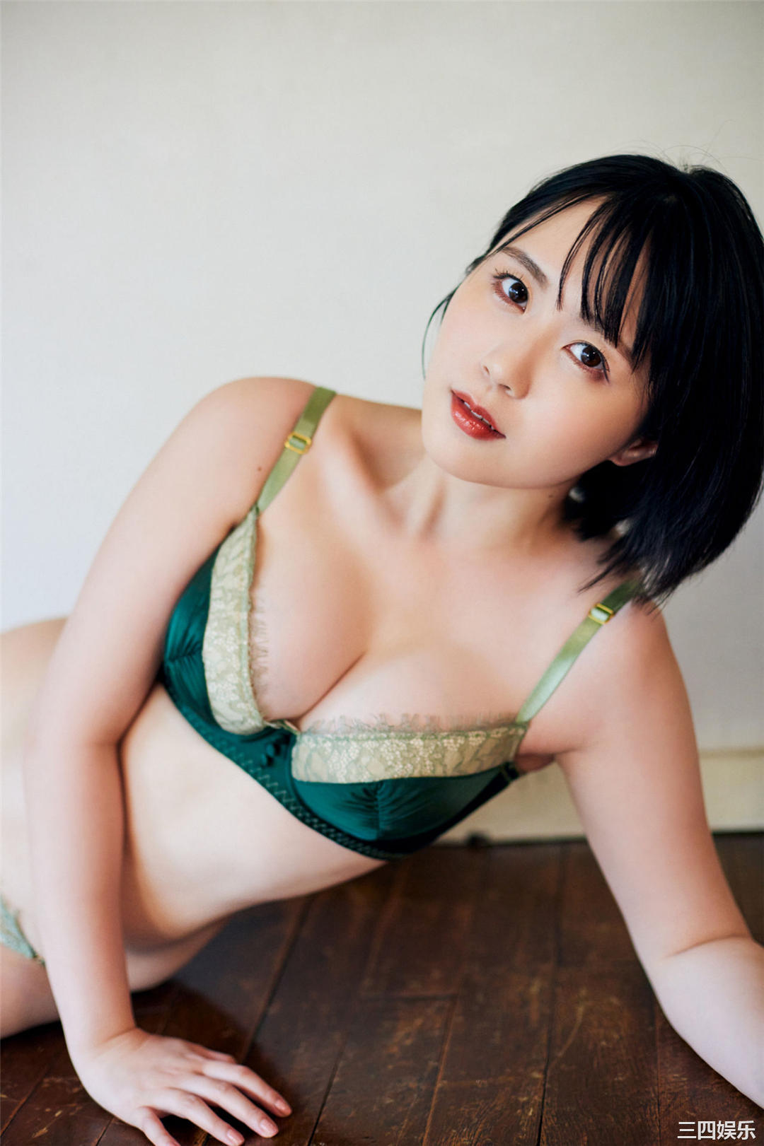 夜道雪写真集《人気声優のマシュマロボディ》高清全本