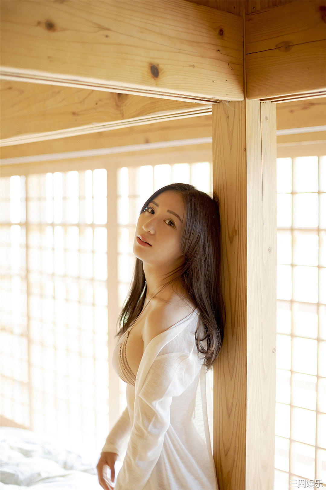 伊藤爱真写真集《えまと南の島で突然○○してみたら…》高清全本