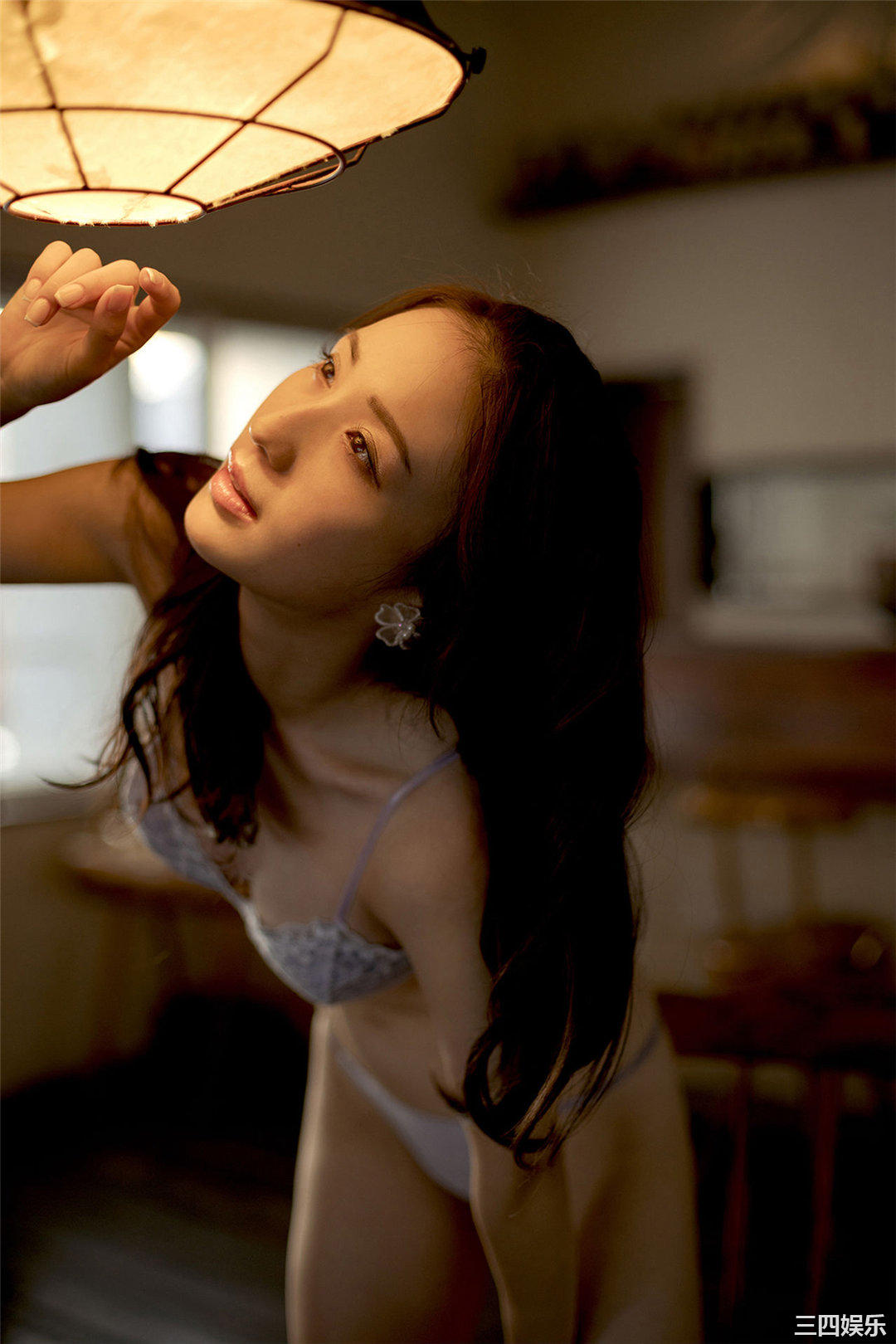 伊藤爱真写真集《えまと南の島で突然○○してみたら…》高清全本