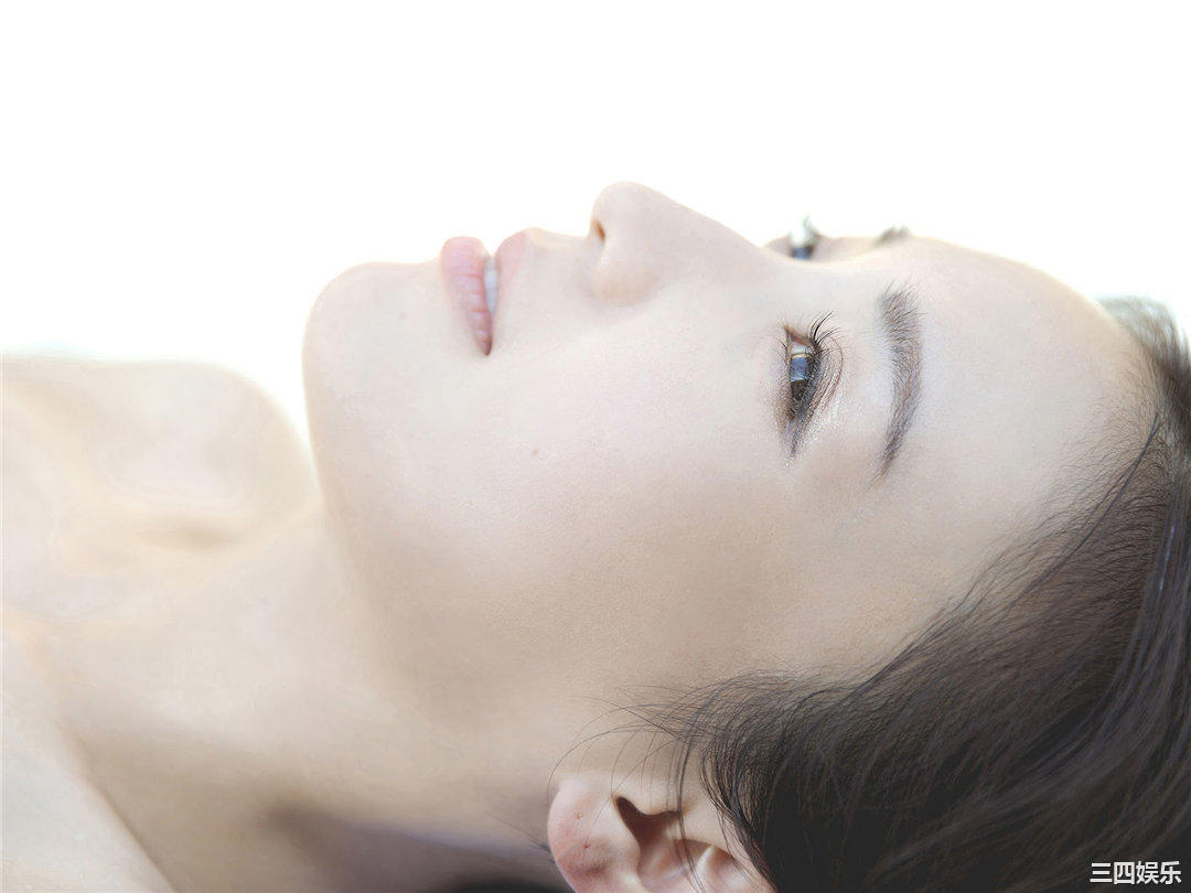 伊藤爱真写真集《えまと南の島で突然○○してみたら…》高清全本