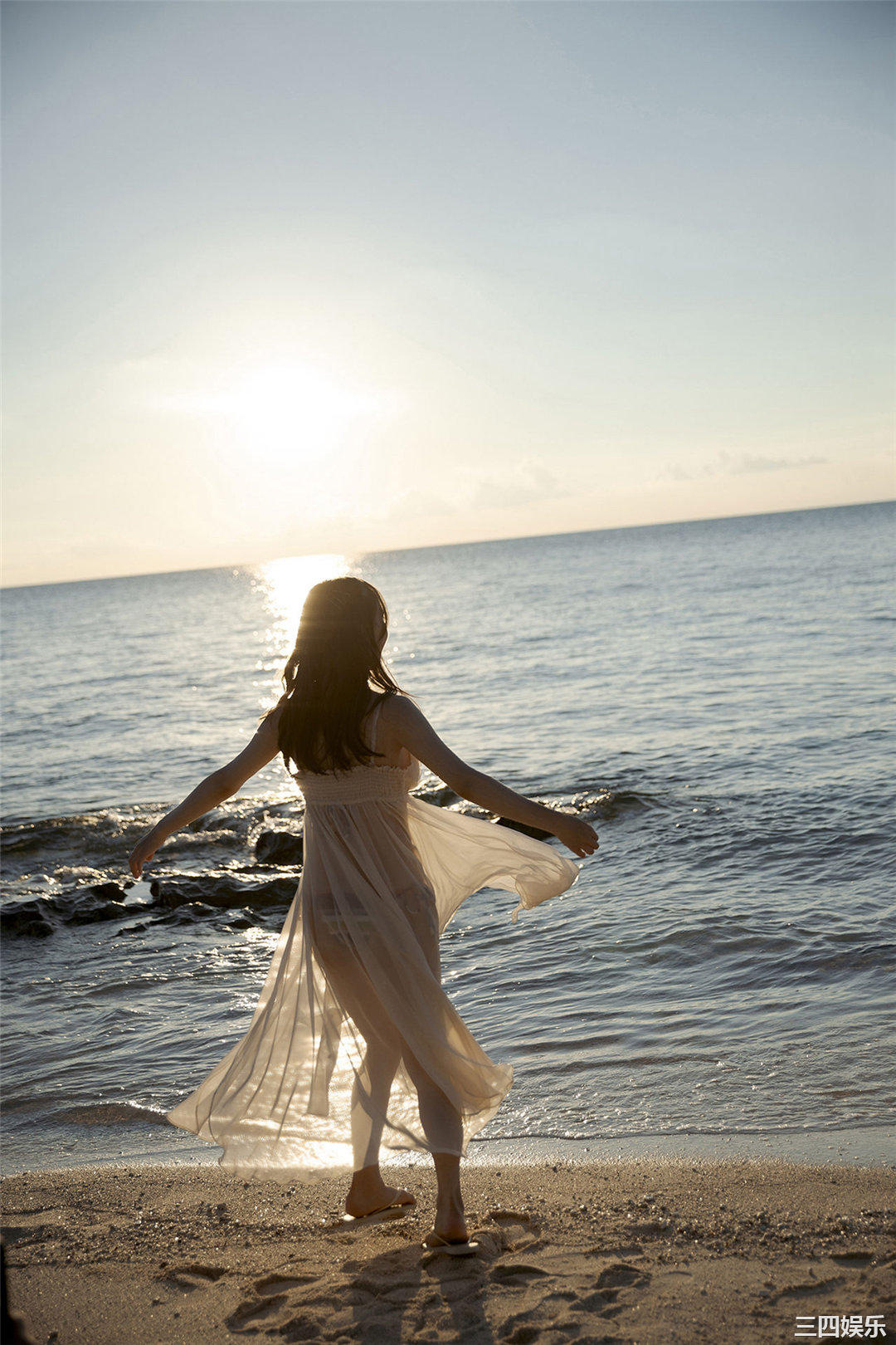 伊藤爱真写真集《えまと南の島で突然○○してみたら…》高清全本