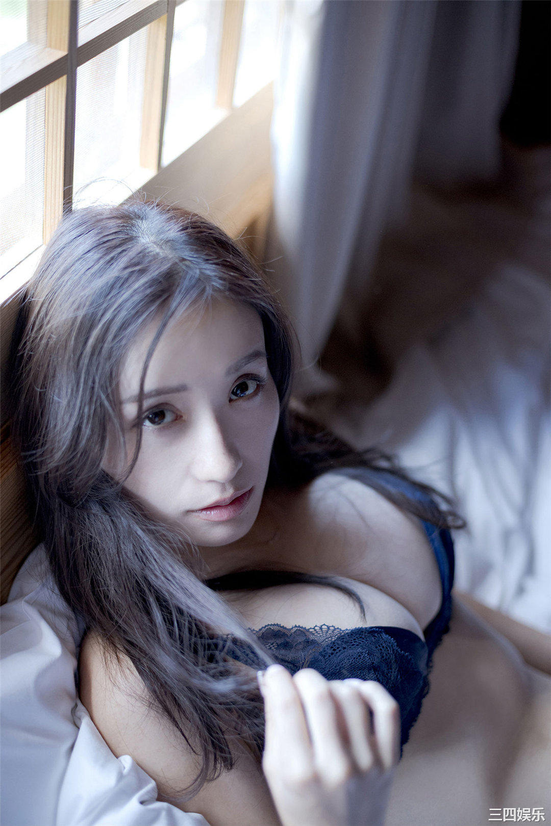 伊藤爱真写真集《えまと南の島で突然○○してみたら…》高清全本