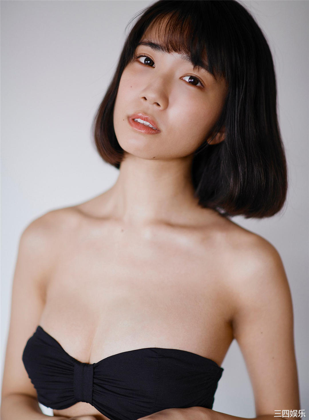 天羽希纯写真集《はじめまして“あまう きすみ”です》高清全本