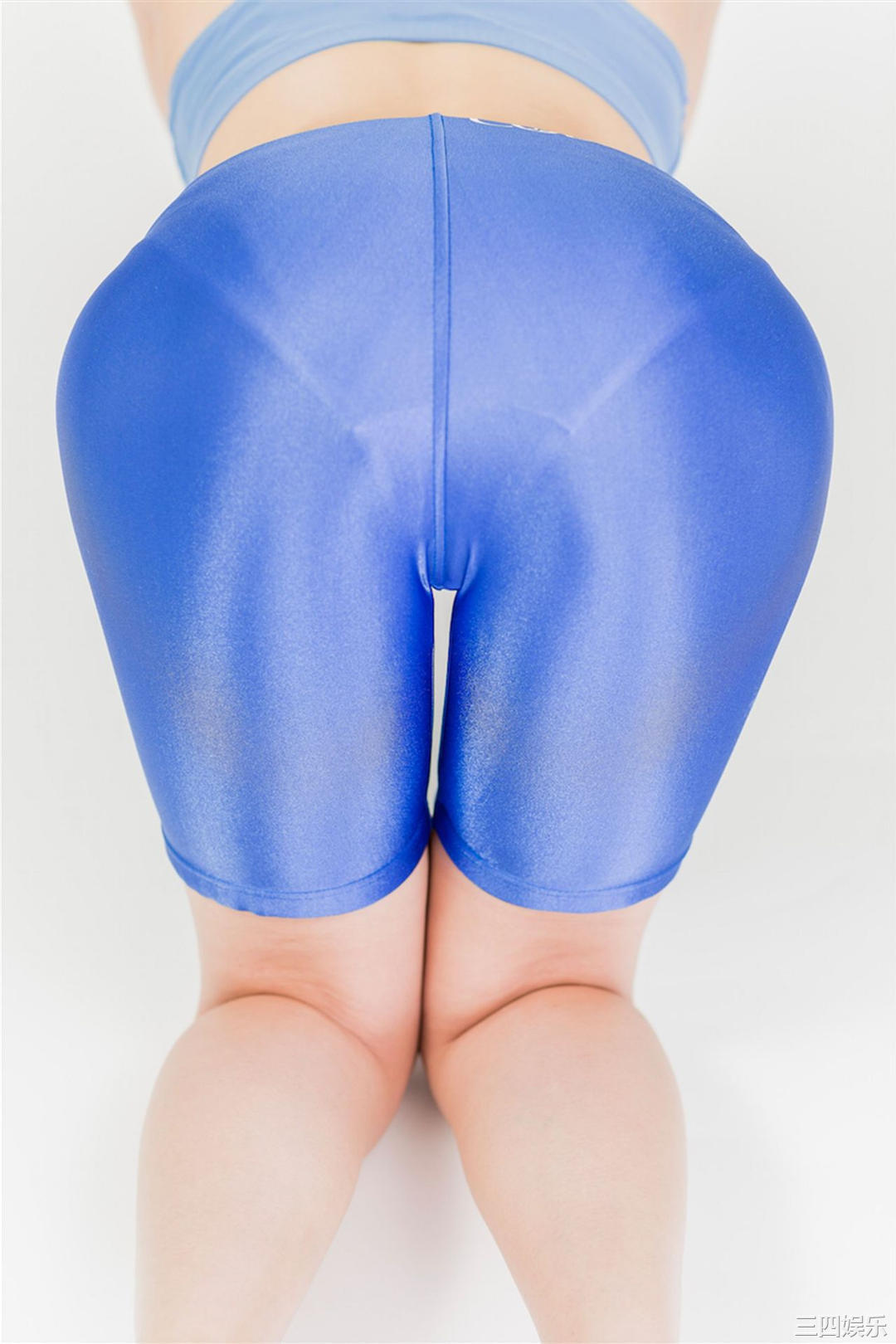 冈户雅树摄影作品《ふとももデルタ》高清全本