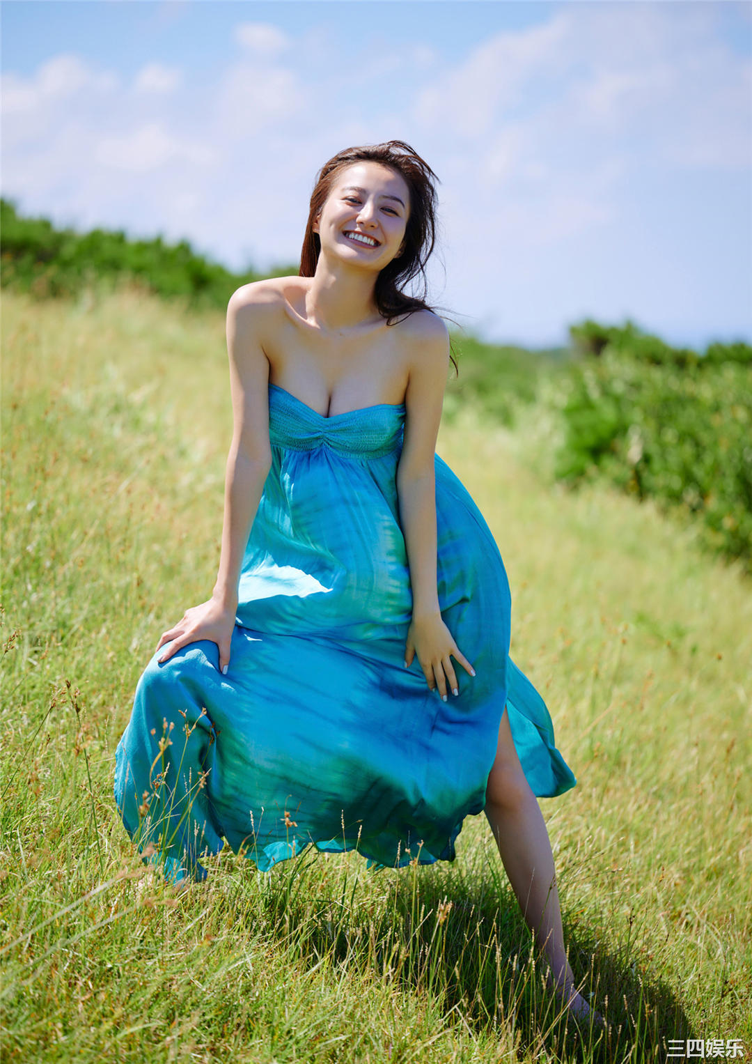 高田里穗写真集《完成された未完成》高清全本