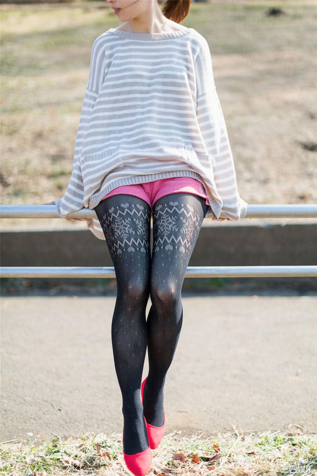 冈户雅树摄影作品《ふとももデルタ》高清全本