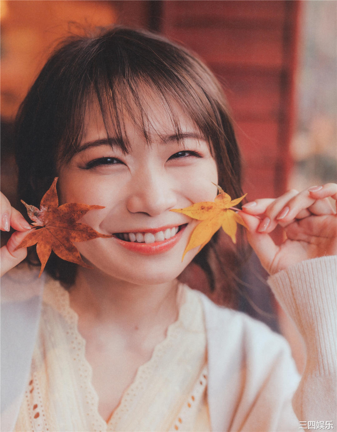 秋元真夏写真集《振り返れば、乃木坂》高清全本