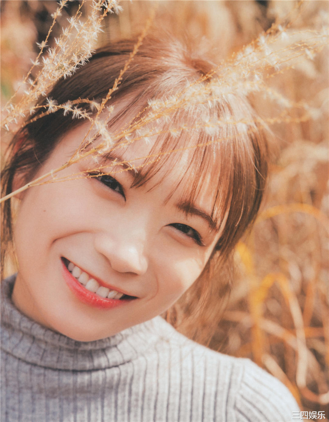 秋元真夏写真集《振り返れば、乃木坂》高清全本