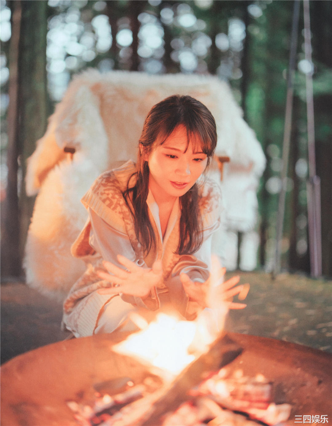 秋元真夏写真集《振り返れば、乃木坂》高清全本